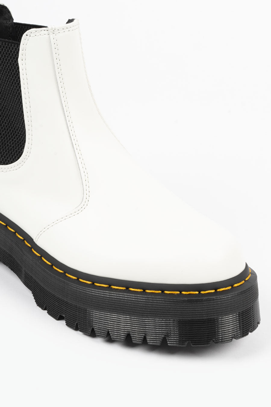 DR MARTENS 2976 QUAD CHELSEA BOOT WHITE SMOOTH