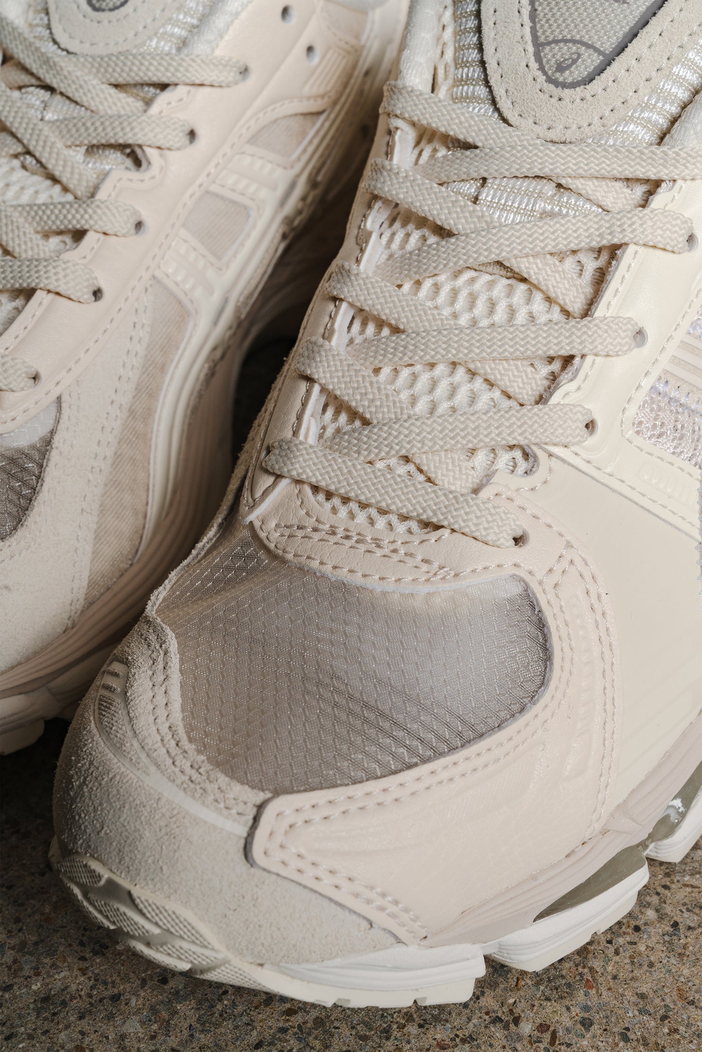 ASICS x INVINCIBLE GEL-KAYANO 12.1 VANILLA
