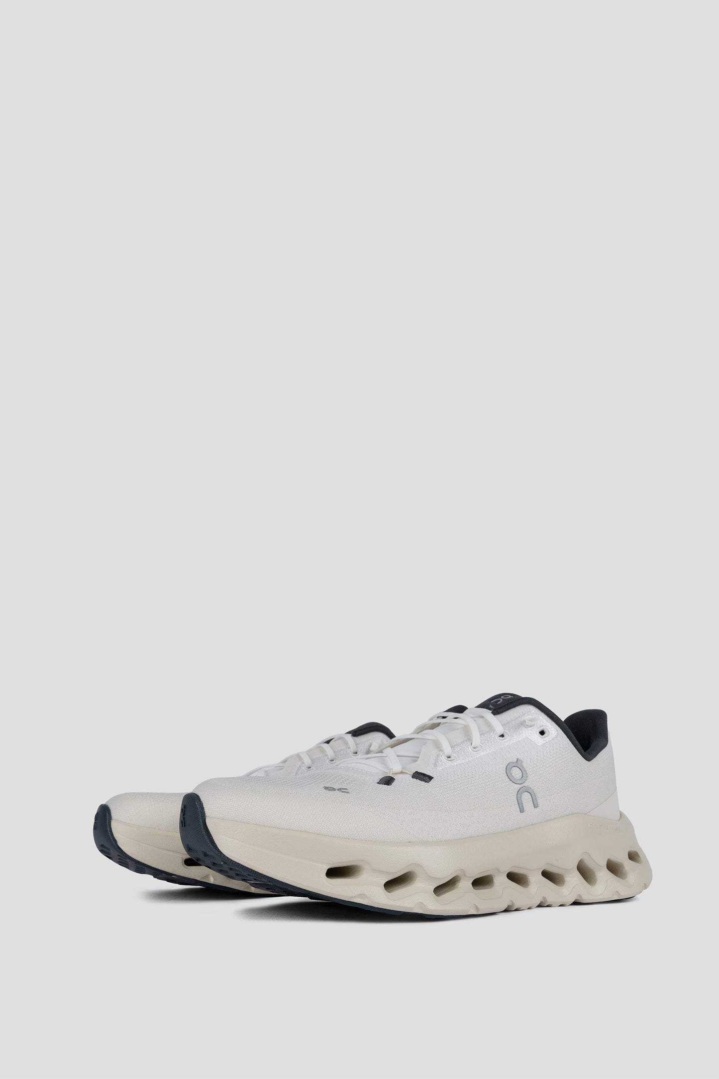 ON FOOTWEAR CLOUDTILT GRAIN WHITE