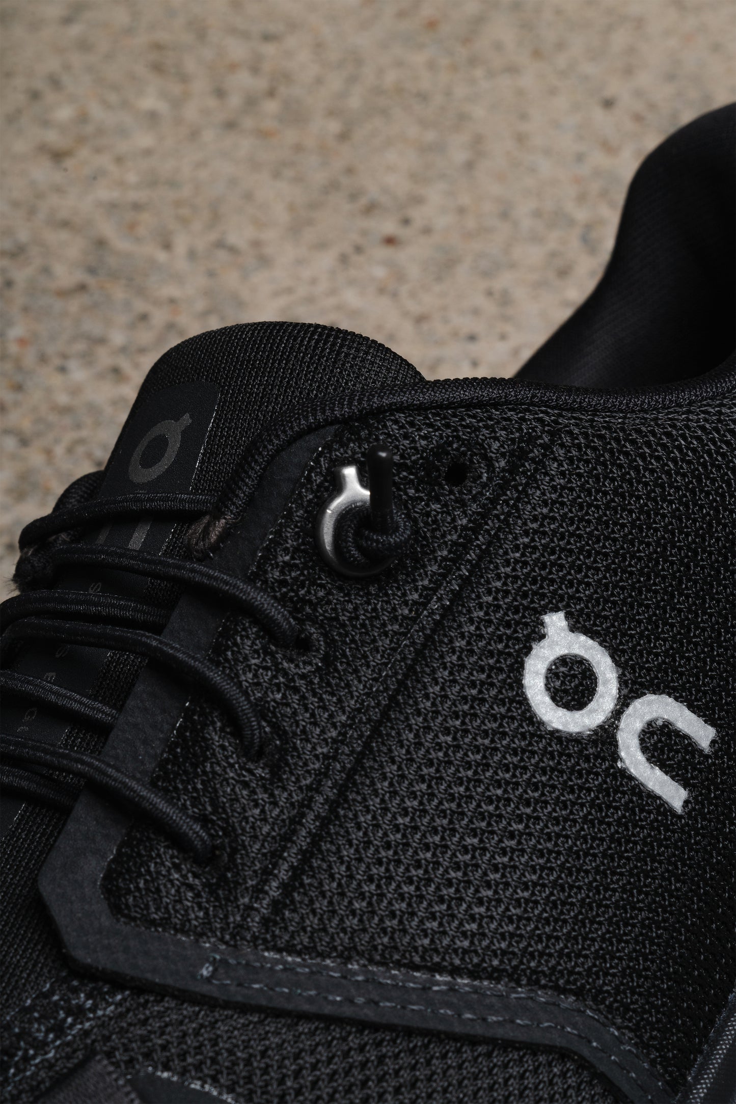 ON FOOTWEAR CLOUD 6 BLACK BLACK
