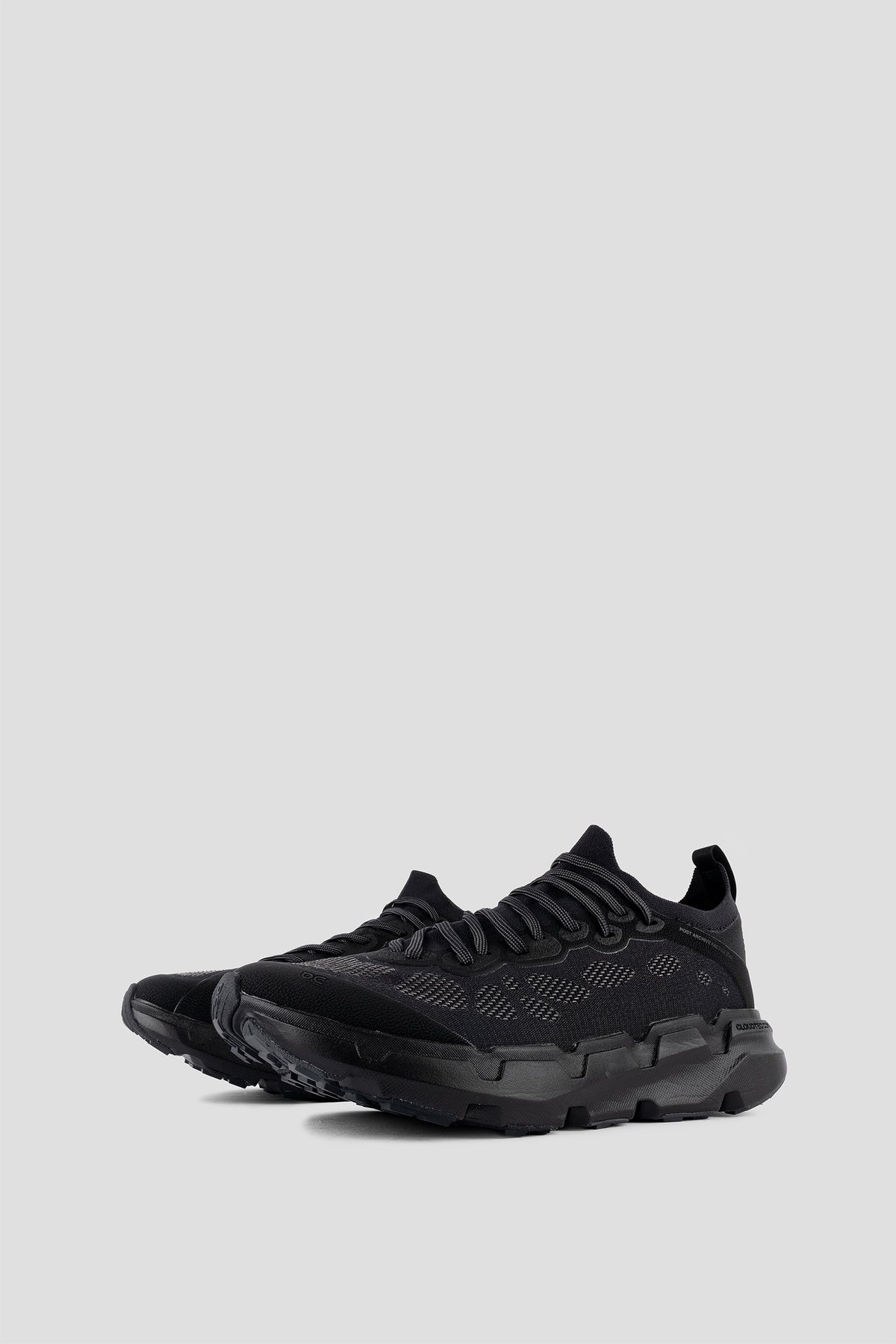 ON x PAF CLOUDSOMA BLACK BLACK