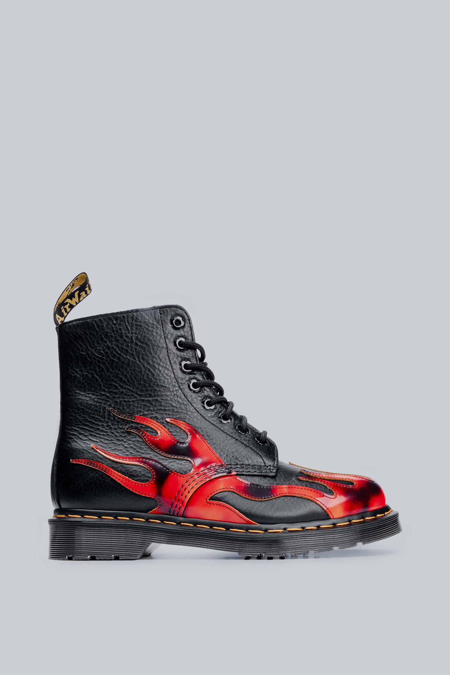 DR. MARTENS 1460 FLAME BLACK