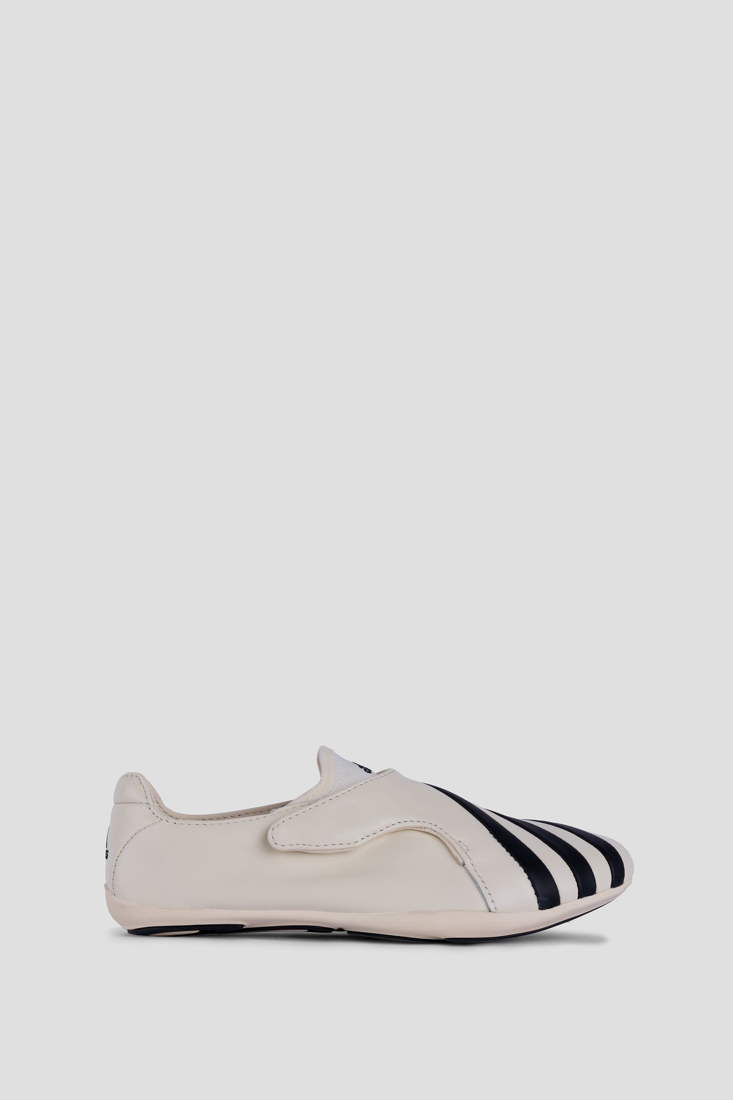 ADIDAS PHARRELL PW VARIO FLAT EARTHER WHITE BLACK