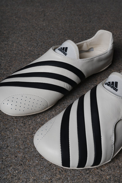 ADIDAS PHARRELL PW VARIO FLAT EARTHER WHITE BLACK