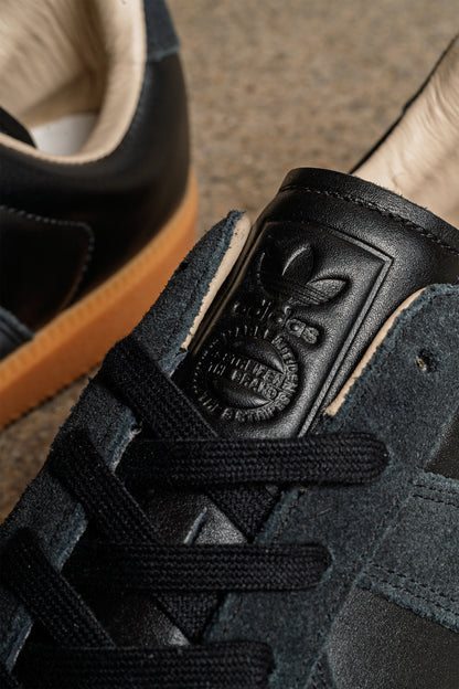 ADIDAS BW ARMY BLACK GUM BOTTOM