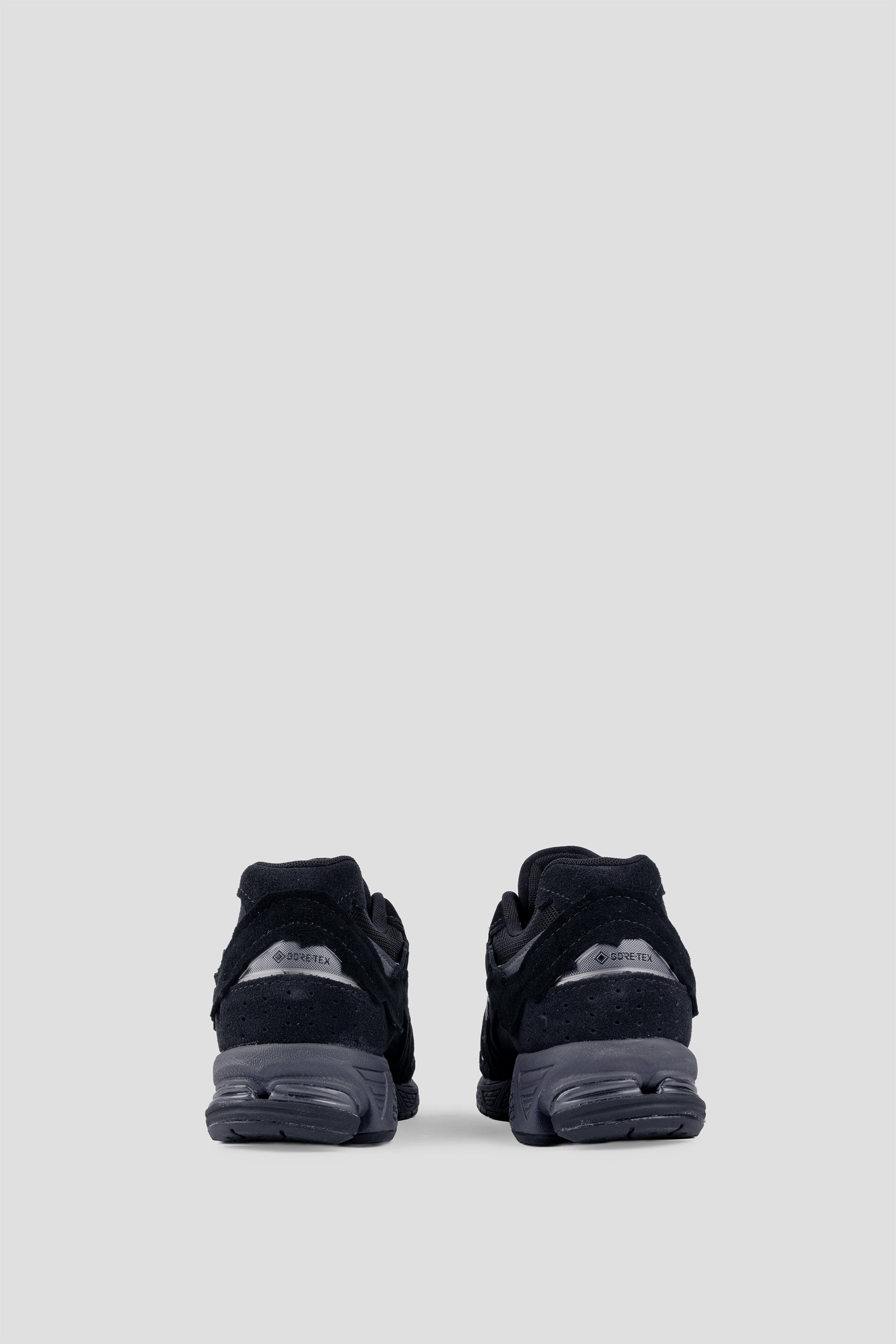 NEW BALANCE 2002 DX REFINED FUTURE GORE-TEX BLACK GREY – BLENDS