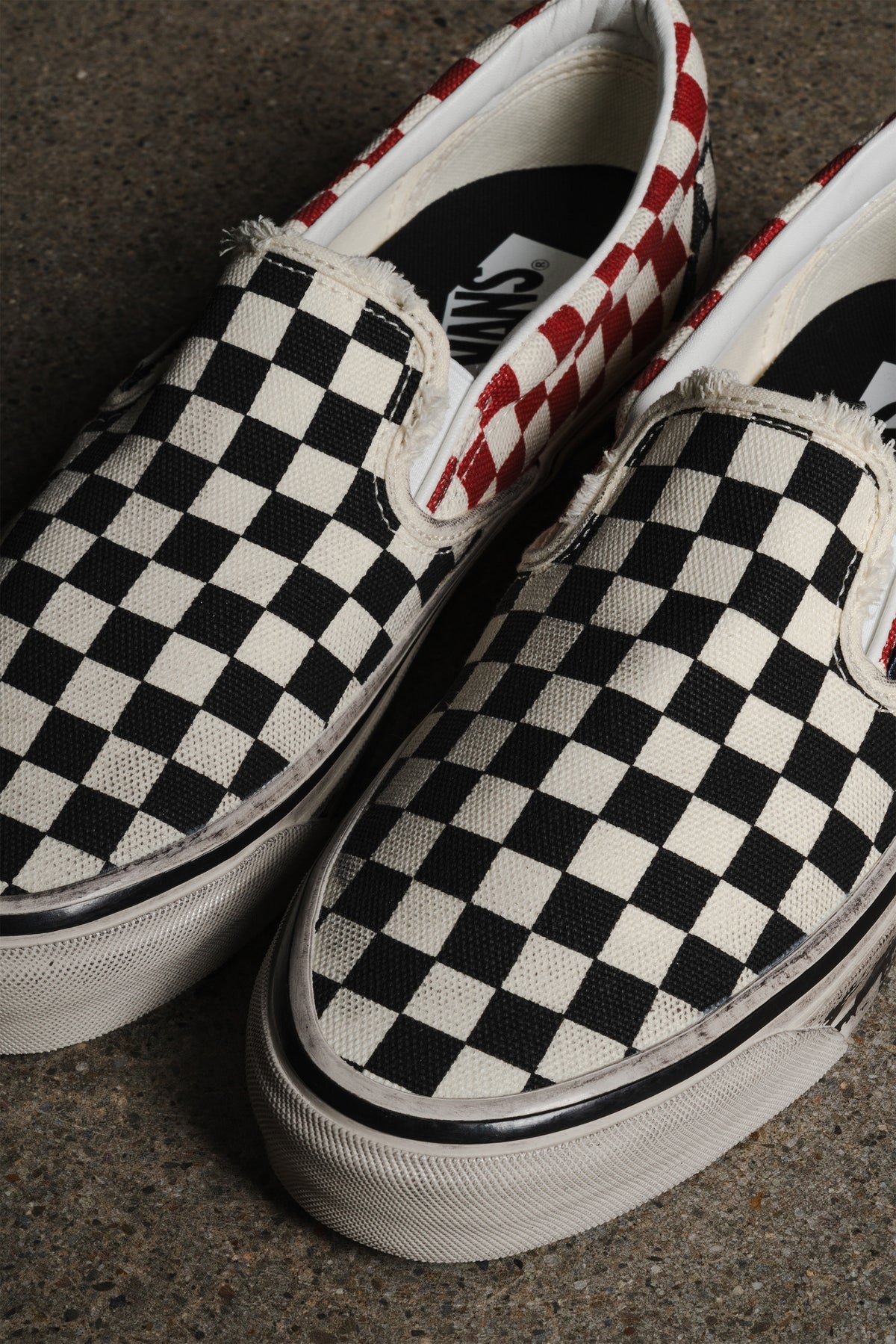 VANS CLASSIC SLIP-ON 98 LX AOD CHECKERBOARD BLACK RED
