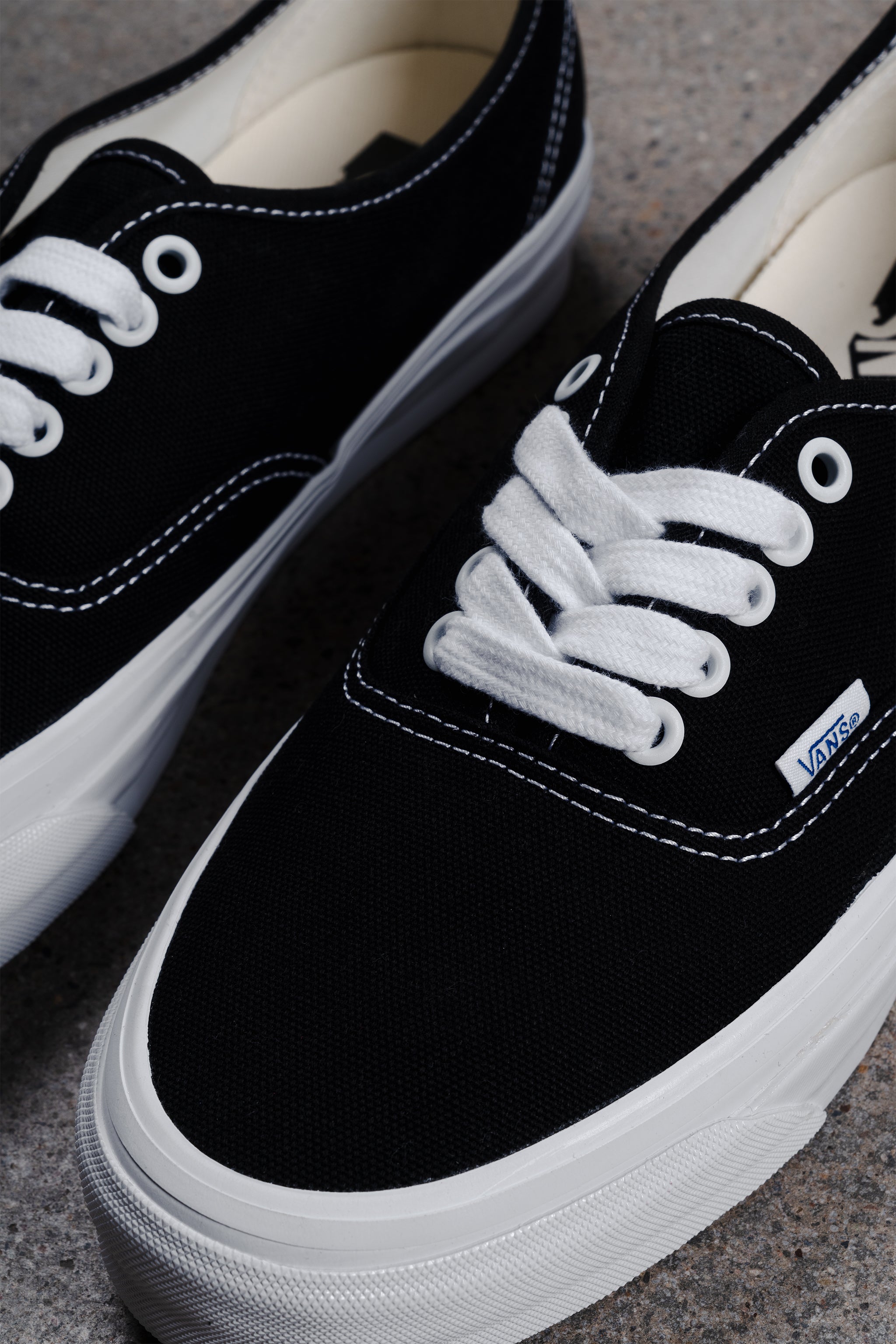 VANS AUTHENTIC REISSUE 44 LX BLACK WHITE – BLENDS