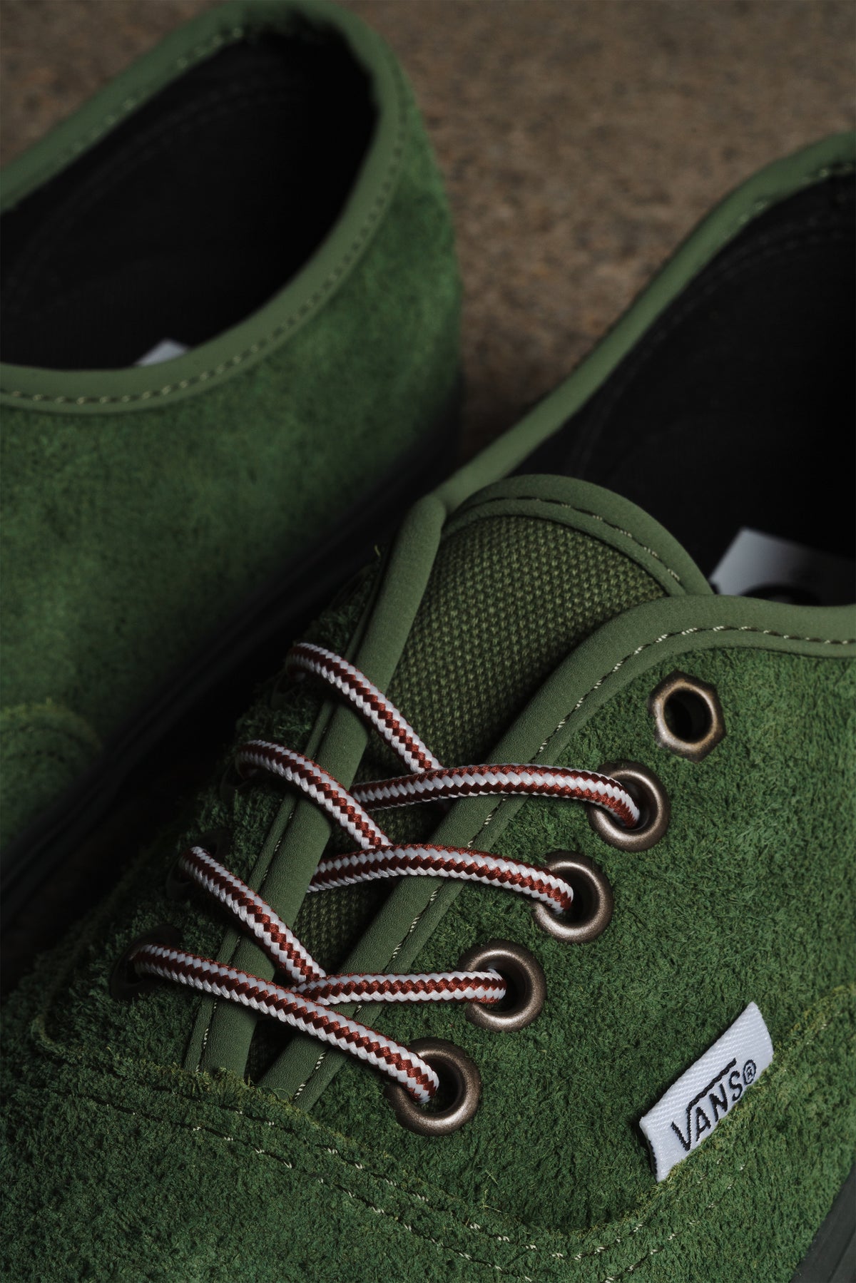 AUTHENTIC 44 LX PREMIUM FIELD BLACK GREEN
