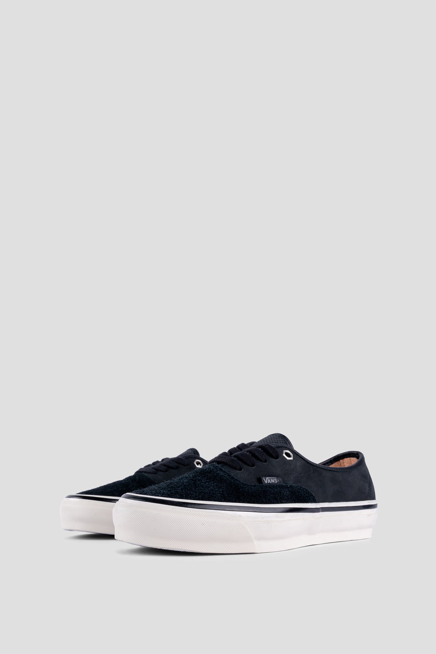 VANS OTW AUTHENTIC 44 VIBRAM LX HAVEN BLACK