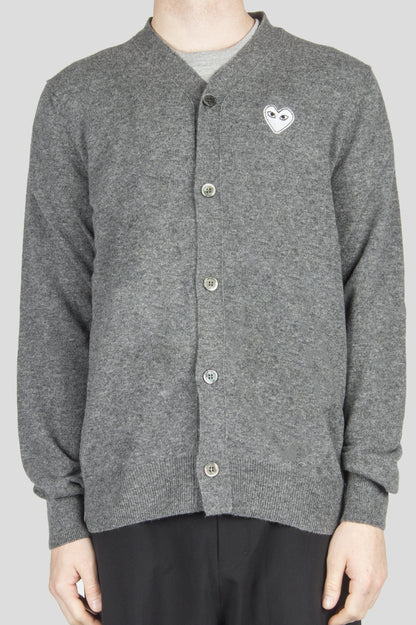 COMME DES GARCONS PLAY CARDIGAN GREY WHITE HEART – BLENDS