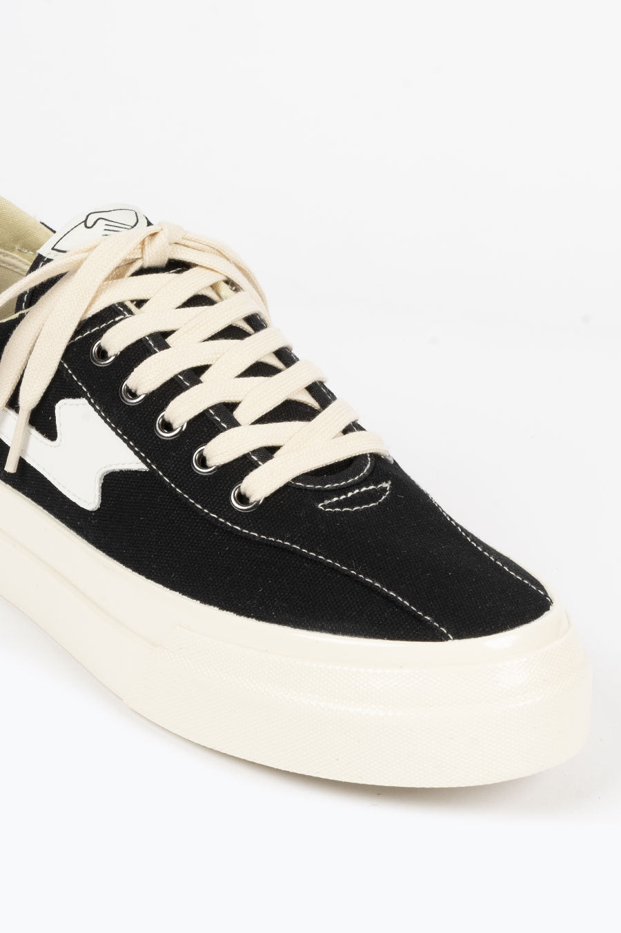 STEPNEY WORKERS CLUB DELLOW SSTRIKE CANVAS BLACK WHITE BLENDS