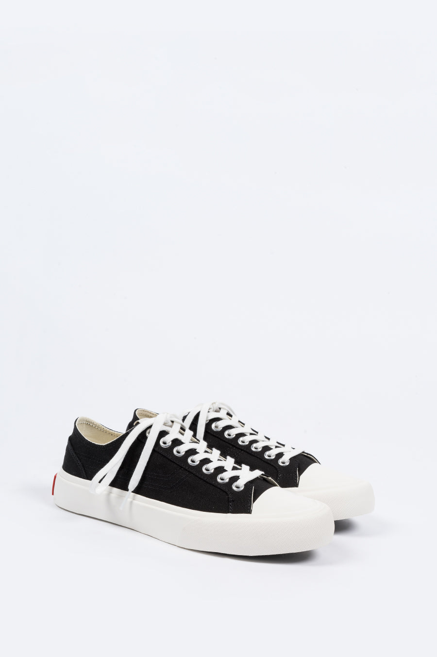 ARTICLE NUMBER 1007 LO TOP VULCANIZED SNEAKER BLACK - BLENDS